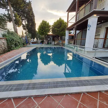 Bodrum Stone House Hotel מלון דירות 4*