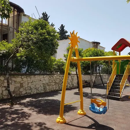 Hotel de apartamente Stone House